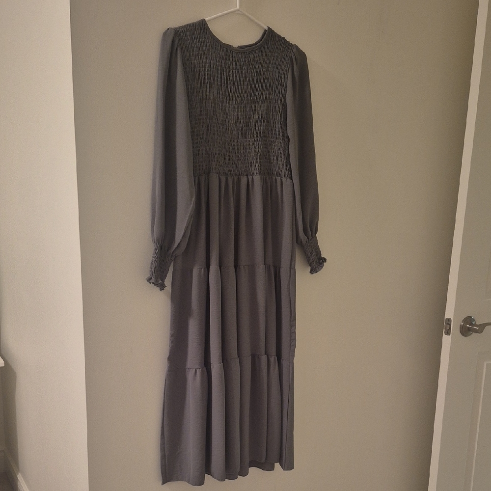 Elegant Gray Long Sleeve Dress